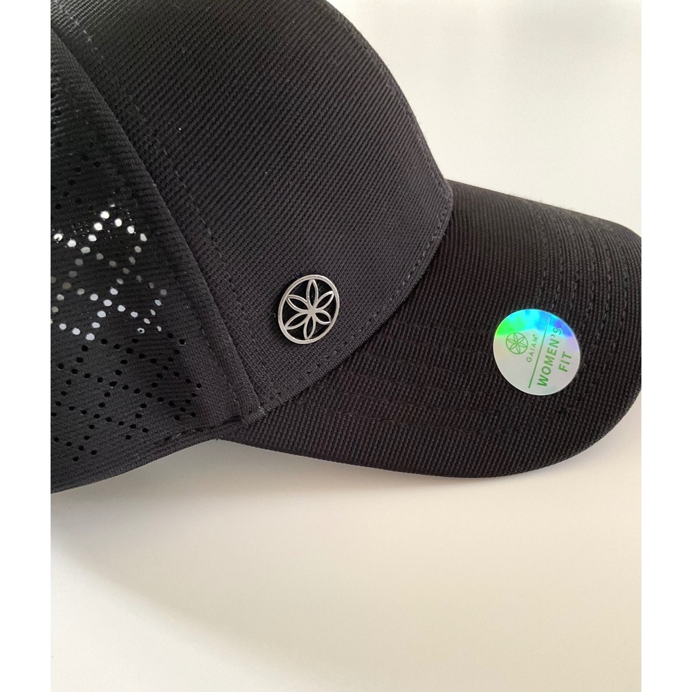 Gaiam Women's Wander Breathable Geo Black Hat w/ Adjustable Strap One Size - Picture 3 of 7